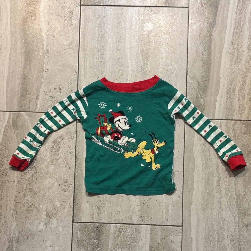 Disney Green & Red Mickey Mouse and Pluto Holiday Long Sleeve Tee